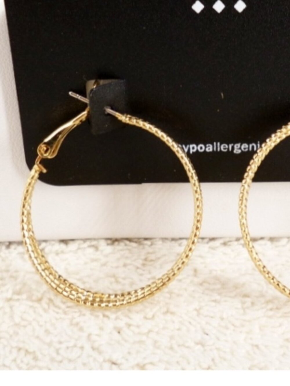 Banana Republic Gold Tone Triple Hoops Textured 1 1/4" New On Card Perfect NOS - Picture 2 of 3